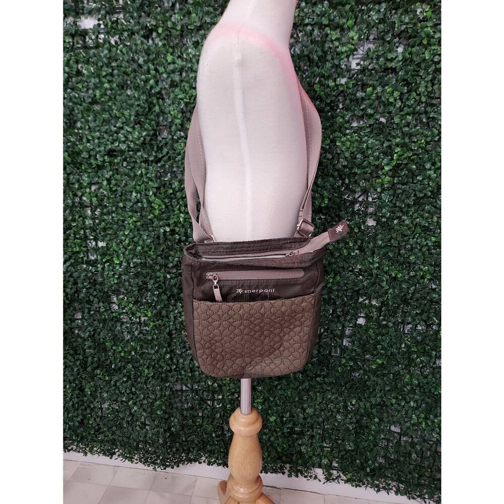 Sherpani crossbody bag